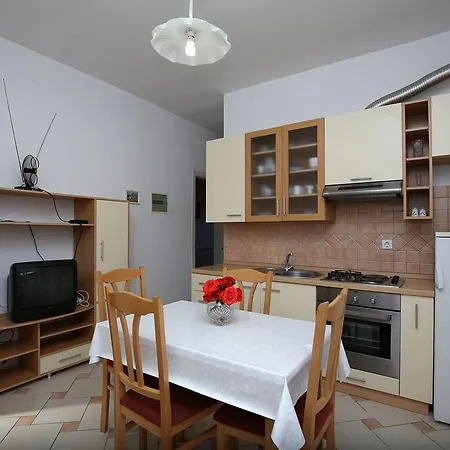 Apartman Sara *